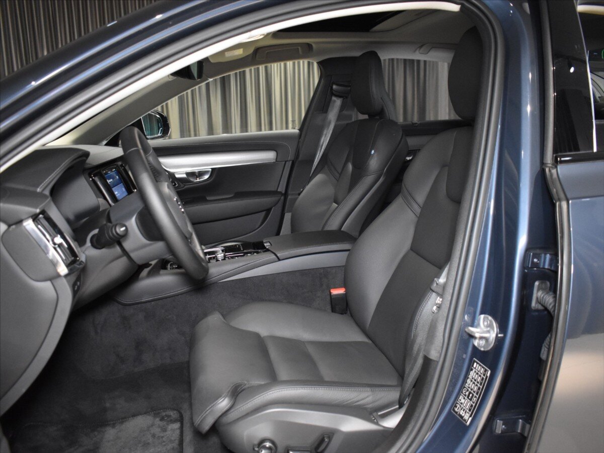 Volvo S90 Sedan / Limuzína 2,0 l 335 kw