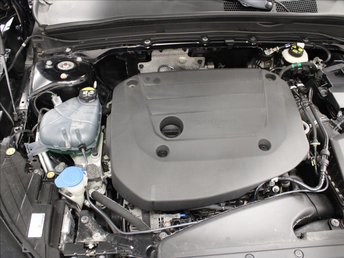 Volvo XC40 Kombi 2,0 l 145 kw