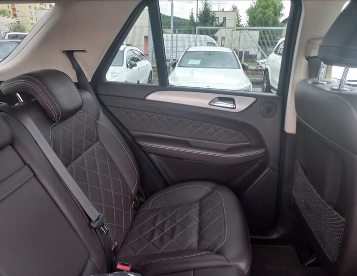 Mercedes-Benz GLE 10