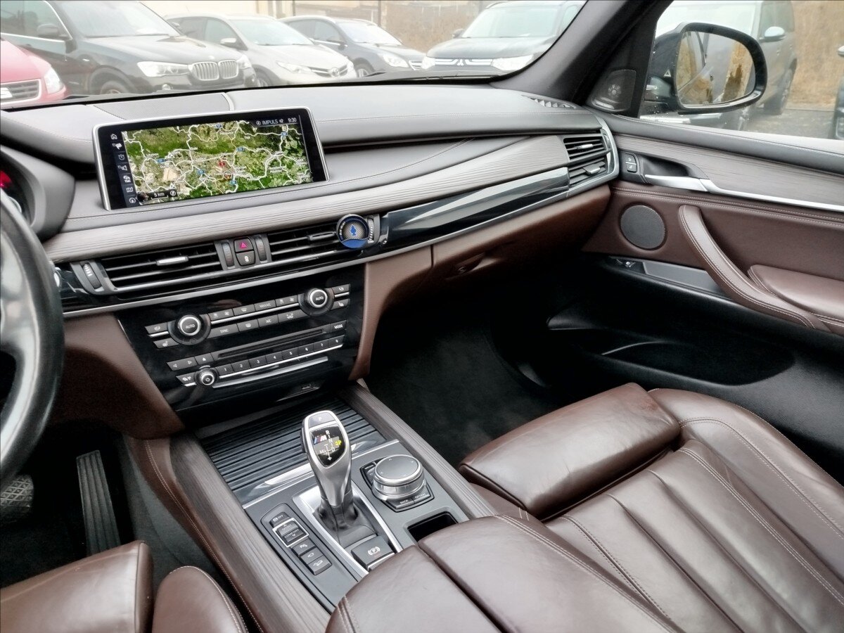 BMW X5 SUV 3,0 l 280 kw