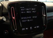 Volvo XC40 SUV / Terénní 2,0 l 140 kw