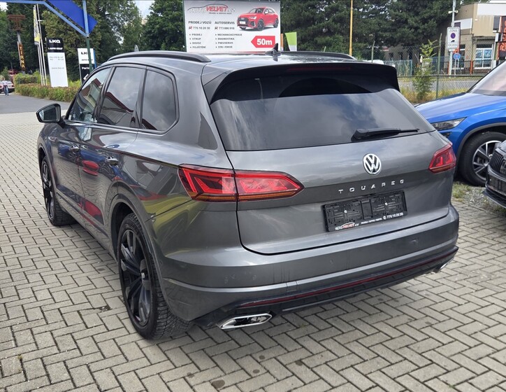 Volkswagen Touareg 2