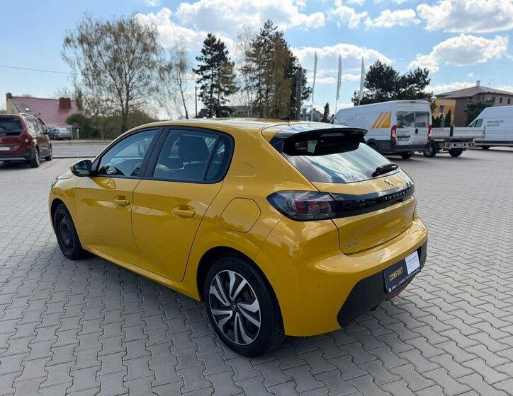 Peugeot 208 Hatchback 1,2 l 74 kw