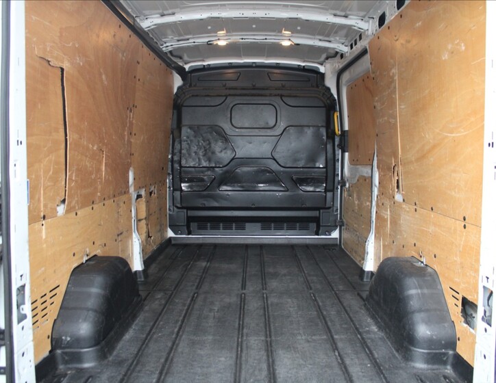 Ford Transit 16