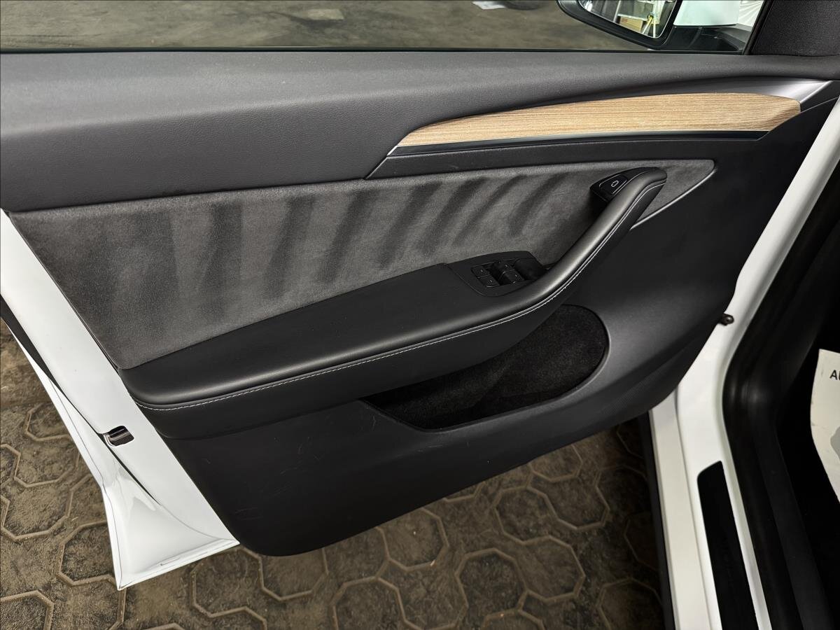 Tesla Model Y SUV 0,0 378 kw