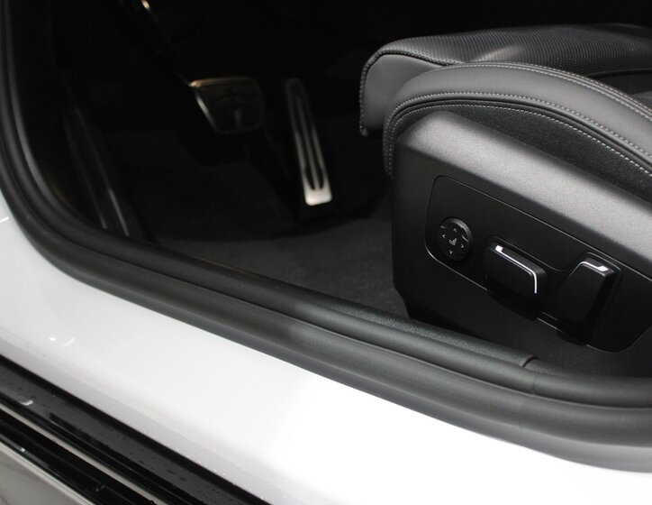 BMW Řada 5 Kombi 3,0 l 210 kw