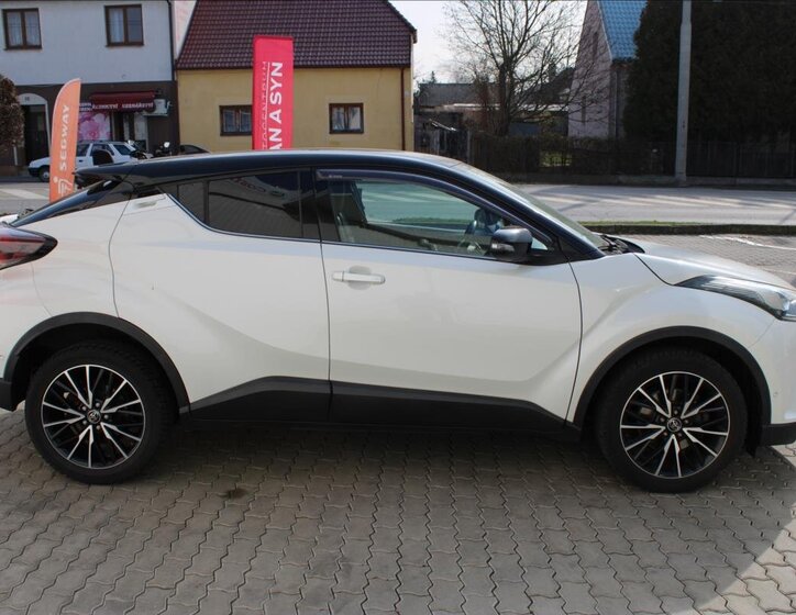 Toyota C-HR Hatchback 1,2 l 86 kw