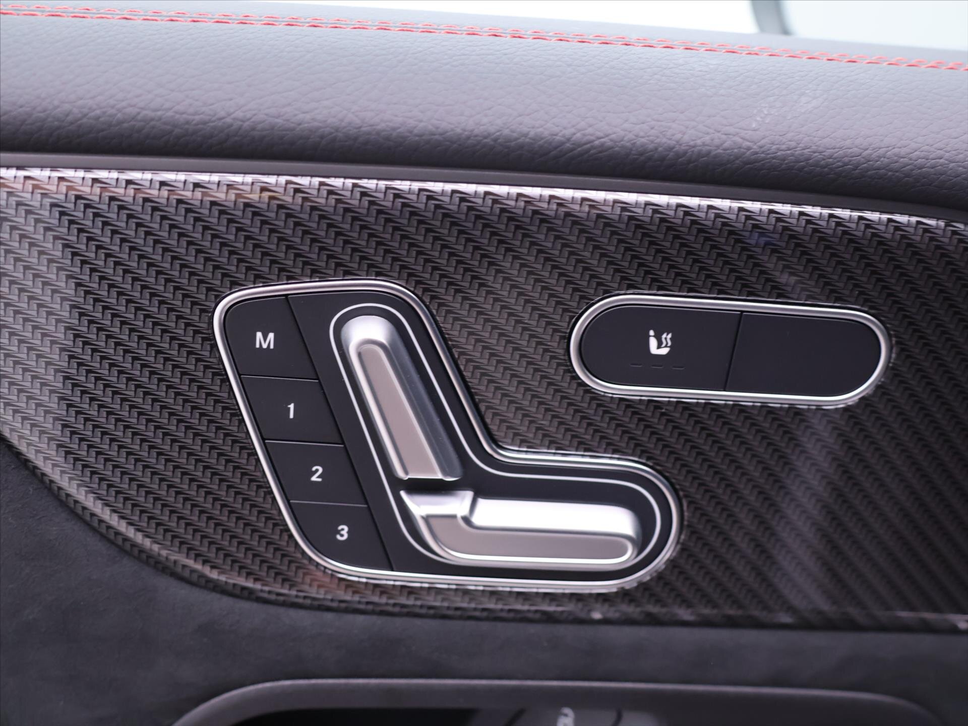 Mercedes-Benz GLB SUV / Terénní 2,0 l 110 kw