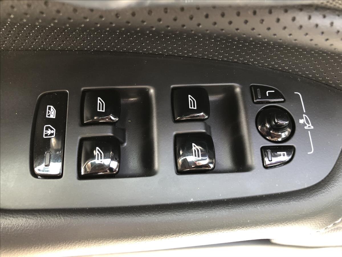 Volvo XC90 SUV 2,0 l 173 kw