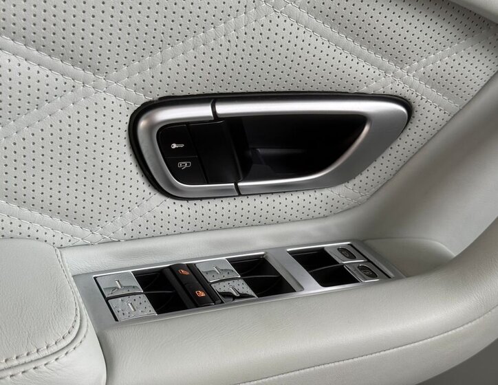 Bentley Continental GTC Kabriolet 4,0 l 373 kw