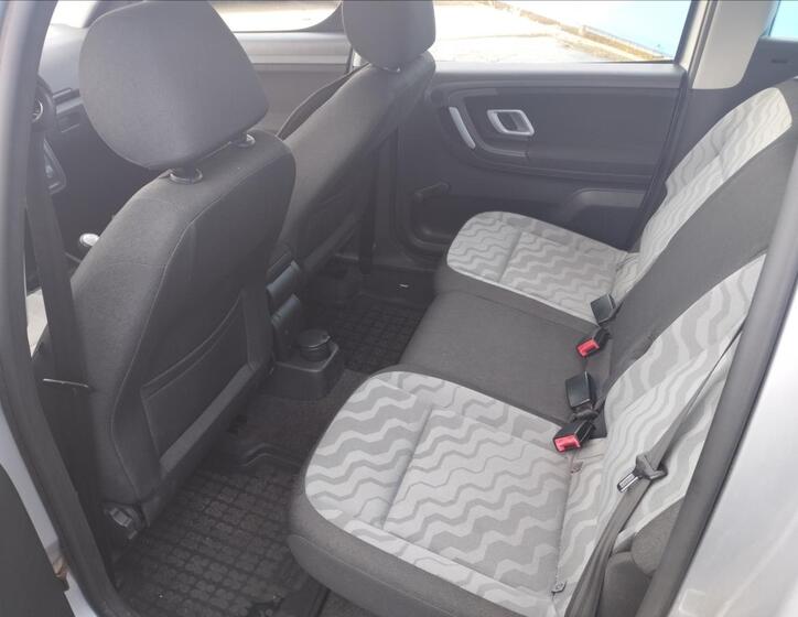 Škoda Roomster 10