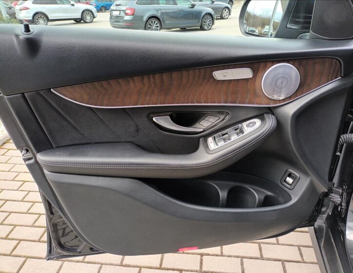 Mercedes-Benz GLC SUV 2,0 l 180 kw