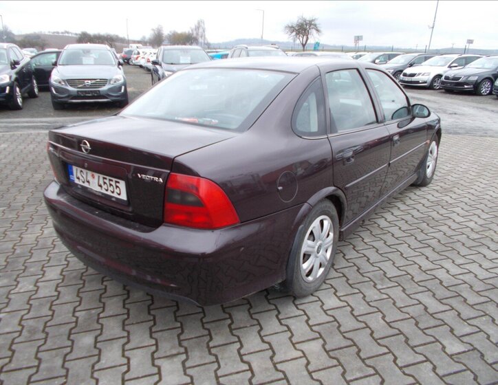 Opel Vectra Sedan 1,6 l 74 kw
