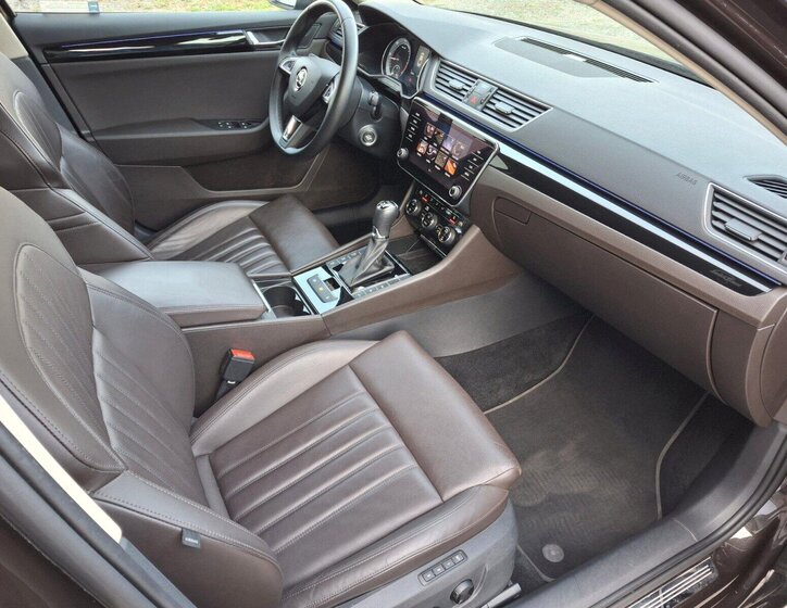 Škoda Superb Sedan / Limuzína 2,0 l 140 kw