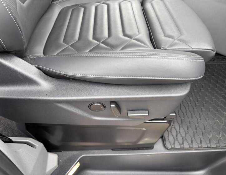 Ford Tourneo Custom Kombi 2,0 l 125 kw