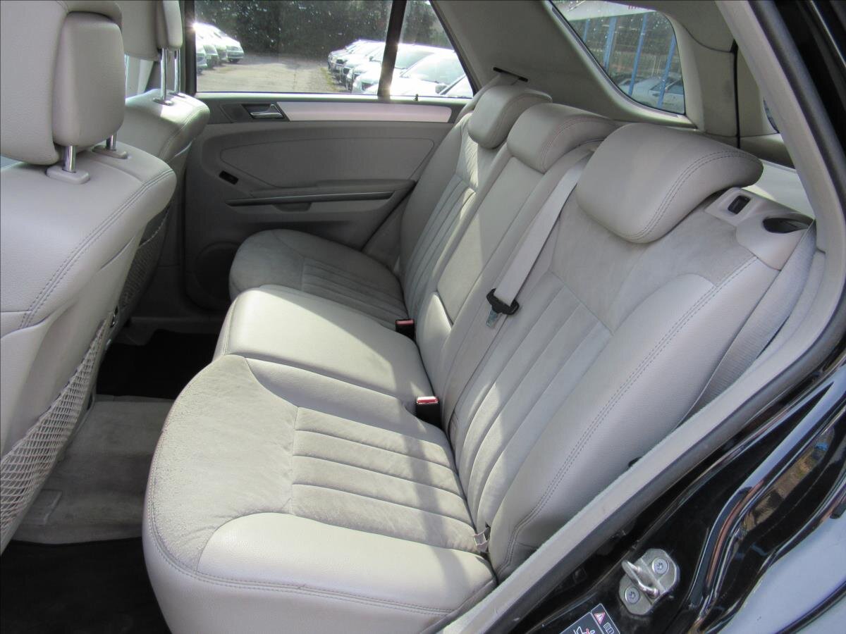 Mercedes-Benz Třídy M SUV / Terénní 3,0 l 165 kw