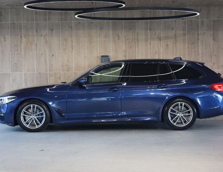 BMW Řada 5 Kombi 3,0 l 195 kw