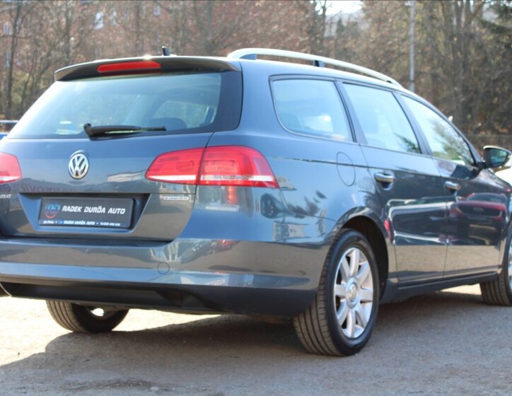 Volkswagen Passat Kombi 1,6 l 77 kw