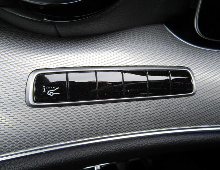 Mercedes-Benz Třídy E 25