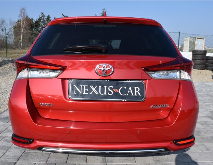 Toyota Auris Kombi 1,2 l 85 kw