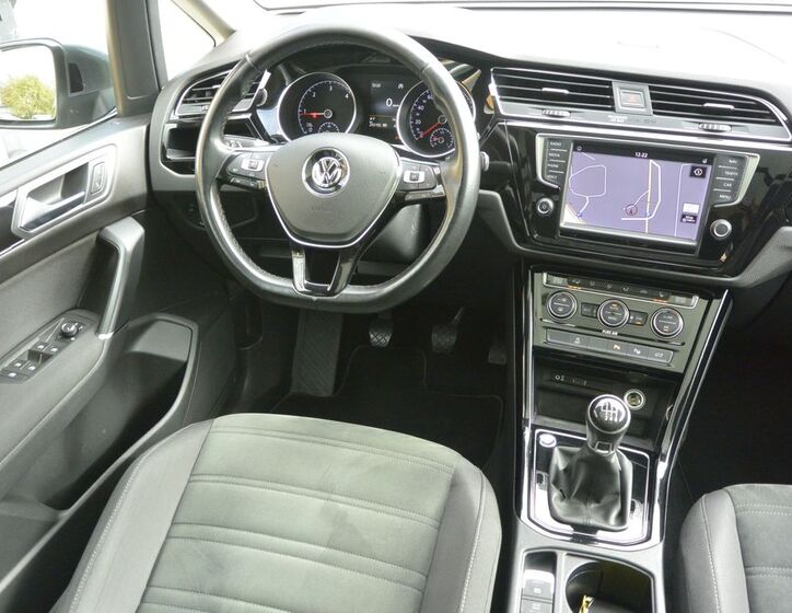 Volkswagen Touran 13