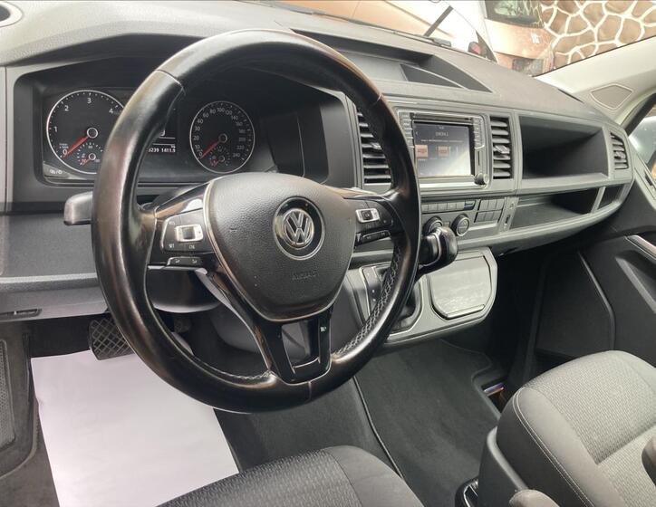 Volkswagen Multivan 13