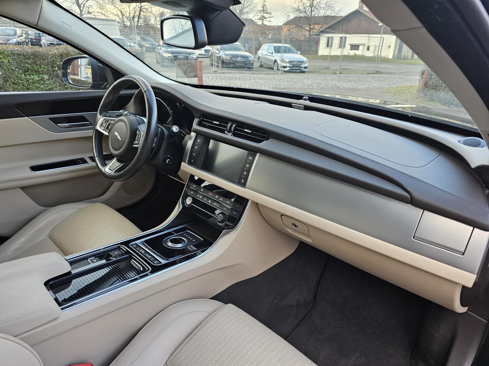 Jaguar XF Sedan 2,0 l 177 kw