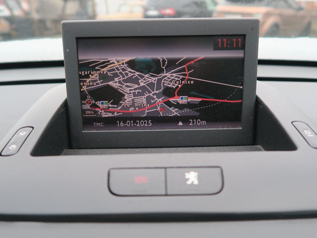 Peugeot 5008 MPV 2,0 l 120 kw