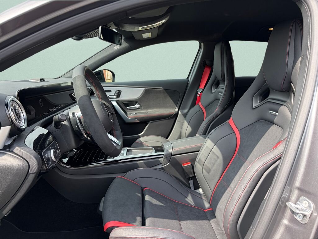 Mercedes-Benz Třídy A Hatchback 2,0 l 310 kw