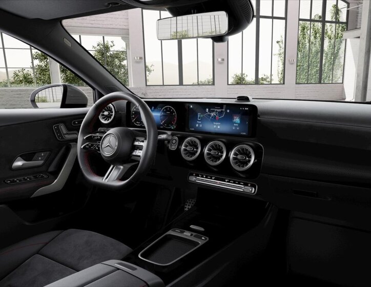 Mercedes-Benz Třídy A Hatchback 1,3 l 120 kw