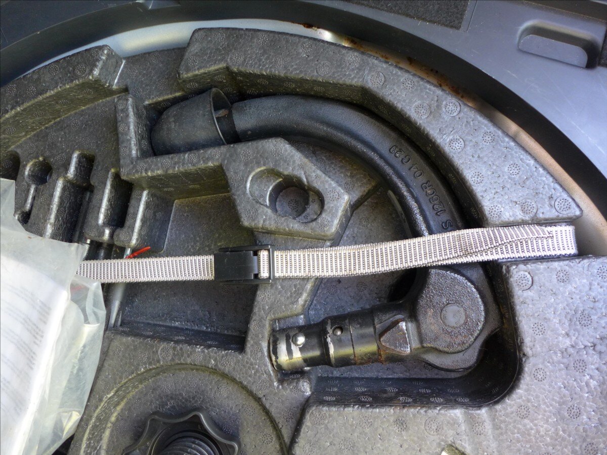 Volkswagen Touran Kombi 1,6 l 77 kw