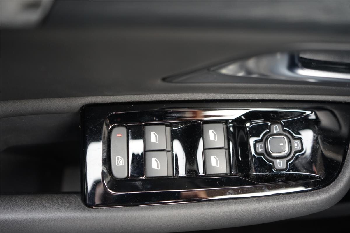 Citroën C5 X Hatchback 1,6 l 133 kw