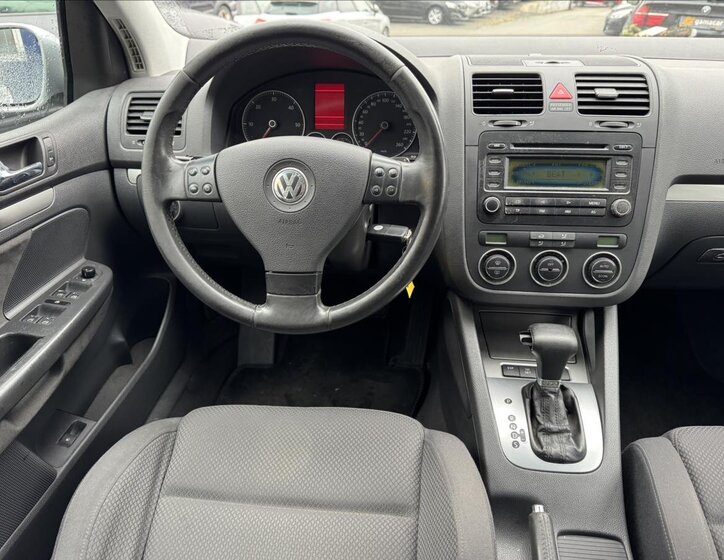 Volkswagen Golf 35
