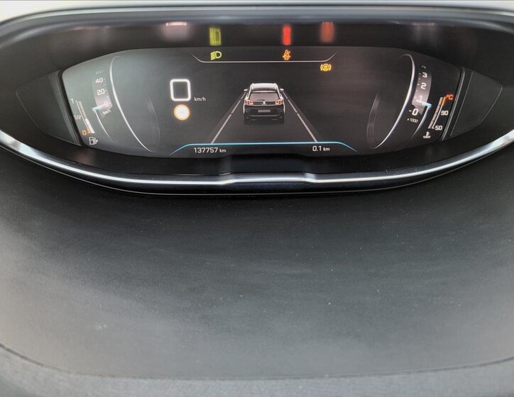 Peugeot 5008 SUV 1,5 l 96 kw