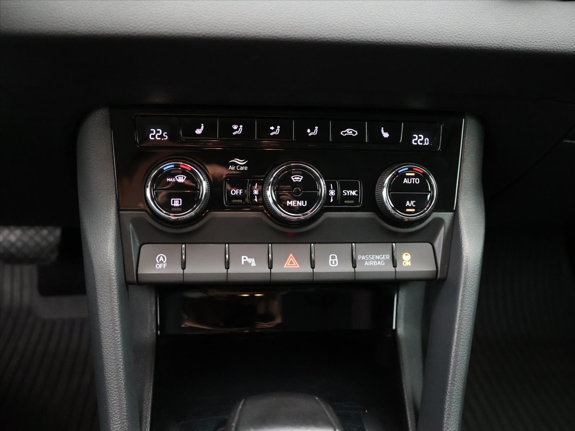 Škoda Karoq SUV / Terénní 1,6 l 85 kw