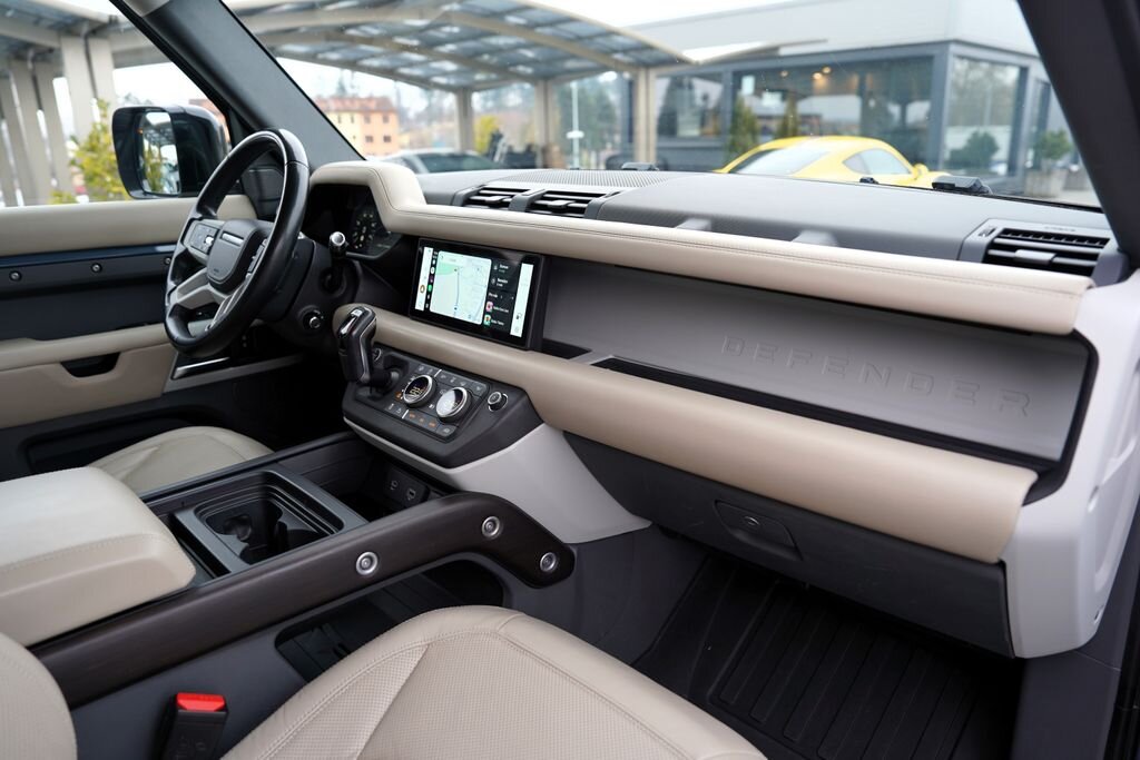 Land Rover Defender SUV 3,0 l 294 kw