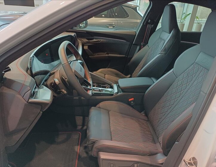 Audi Q5 SUV / Terénní 2,0 l 150 kw