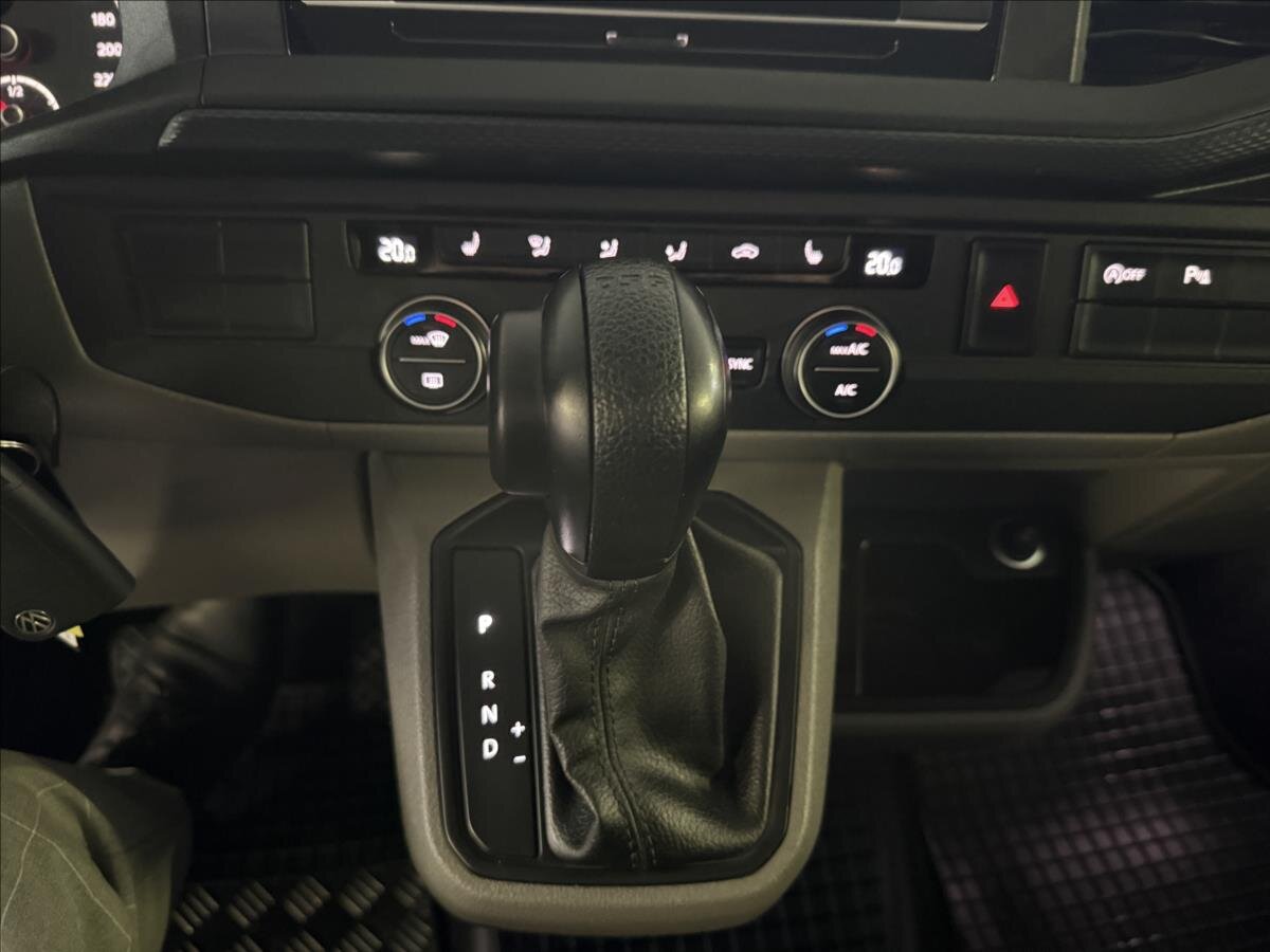 Volkswagen Caravelle Kombi 2,0 l 110 kw