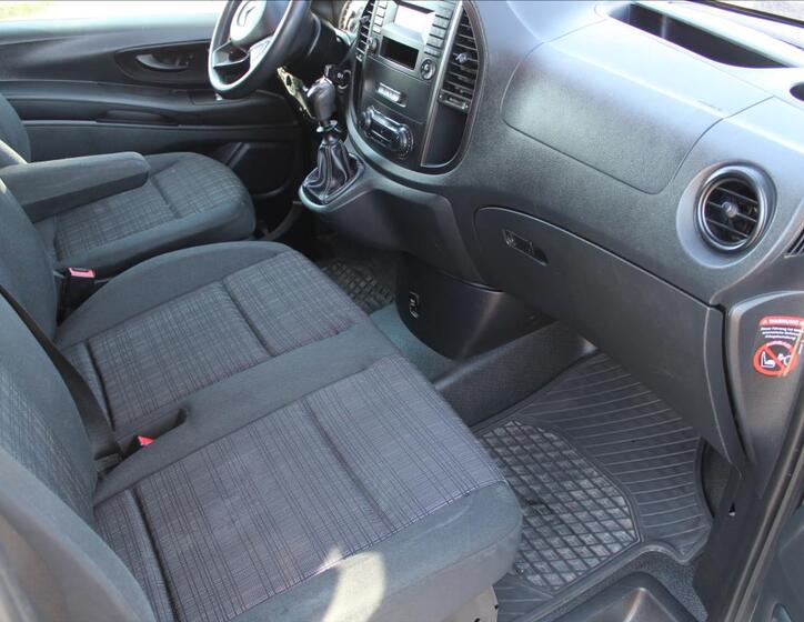 Mercedes-Benz Vito 8