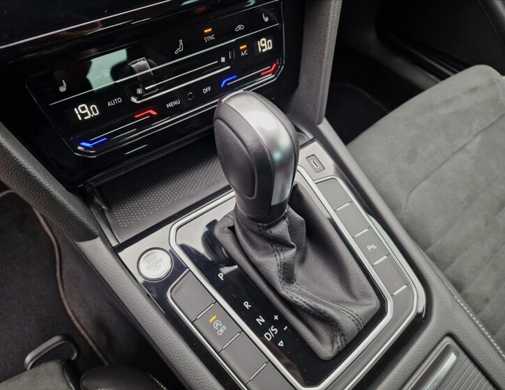 Volkswagen Passat Sedan / Limuzína 2,0 l 147 kw