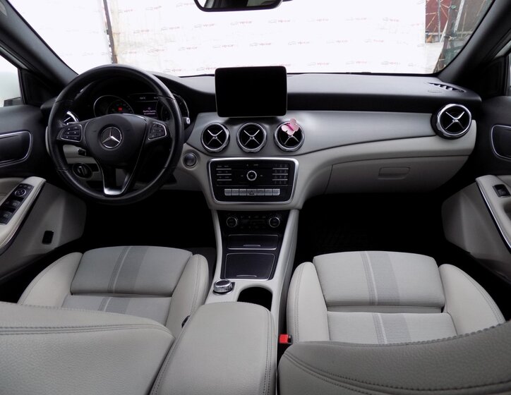 Mercedes-Benz GLA 20