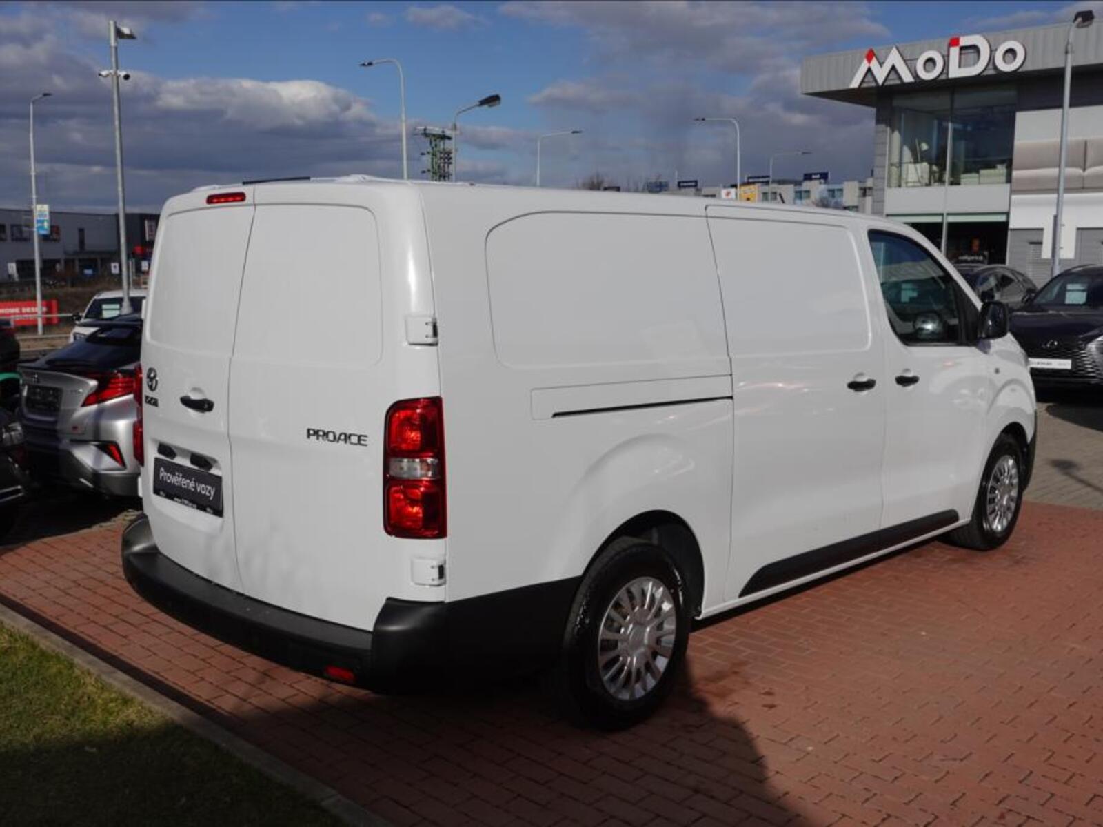 Toyota ProAce 4