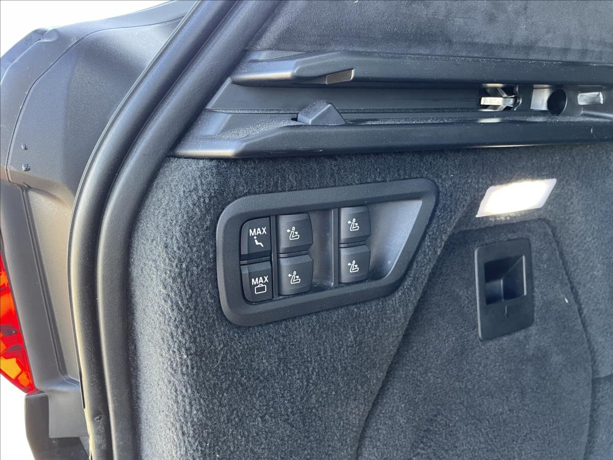 BMW X7 SUV / Terénní 3,0 l 195 kw