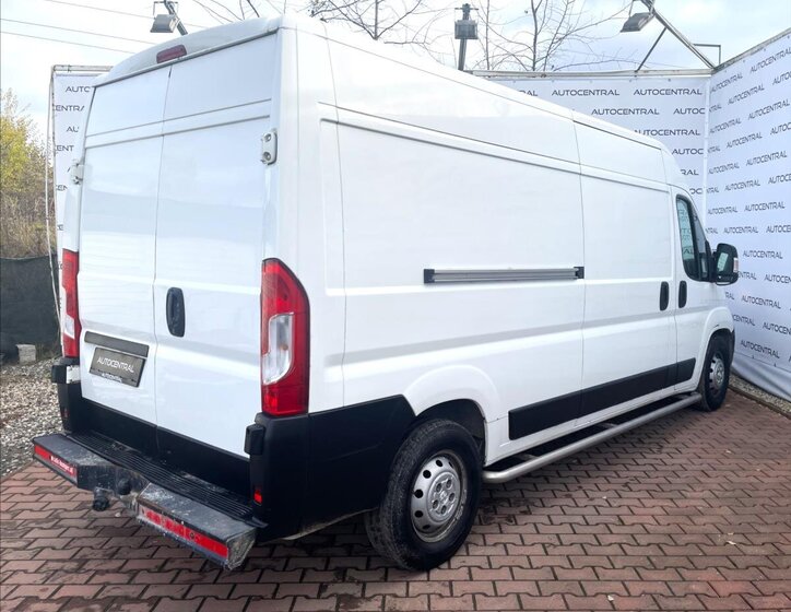 Peugeot Boxer Skříň 2,2 l 121 kw