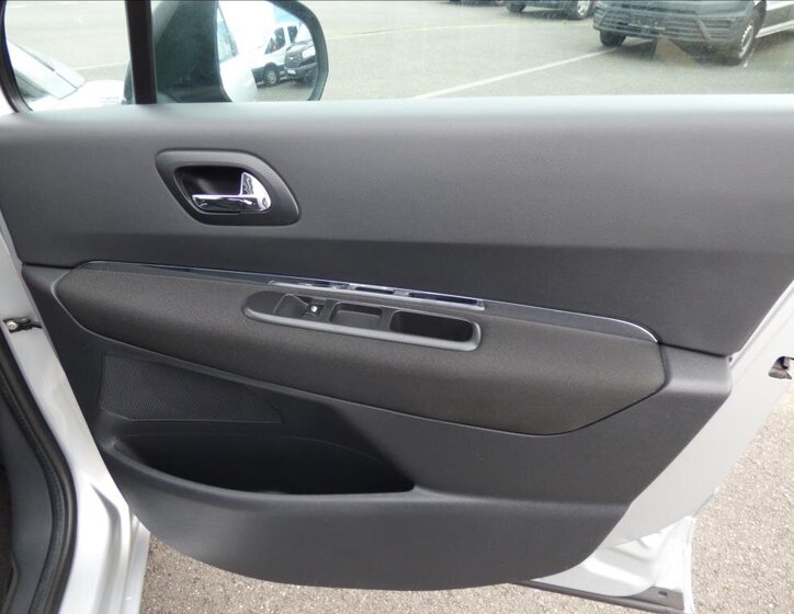 Peugeot 5008 MPV 1,6 l 88 kw