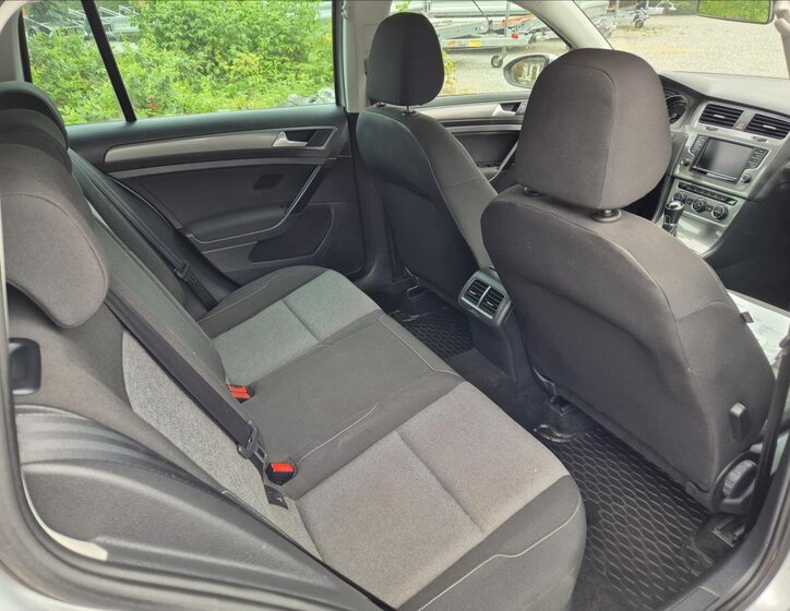 Volkswagen Golf Kombi 1,6 l 81 kw