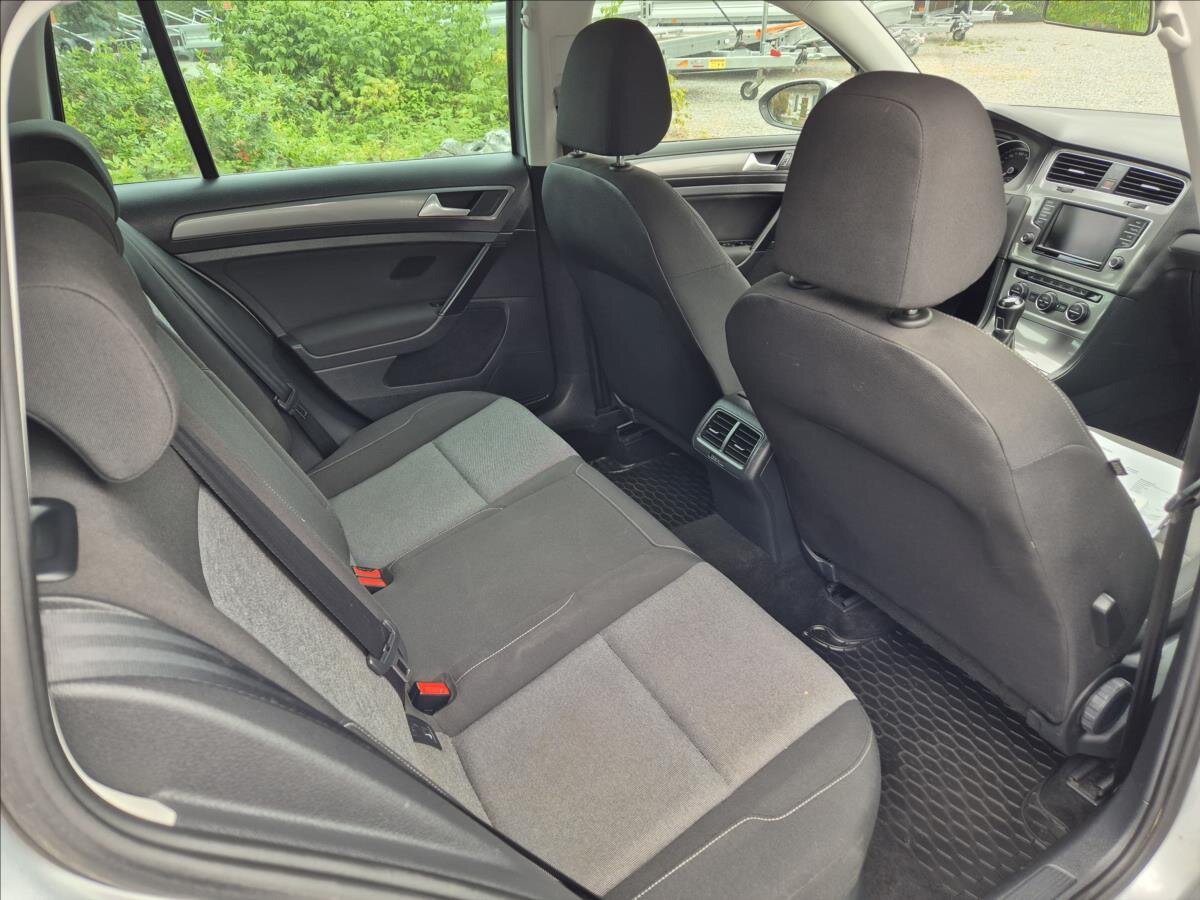 Volkswagen Golf Kombi 1,6 l 81 kw