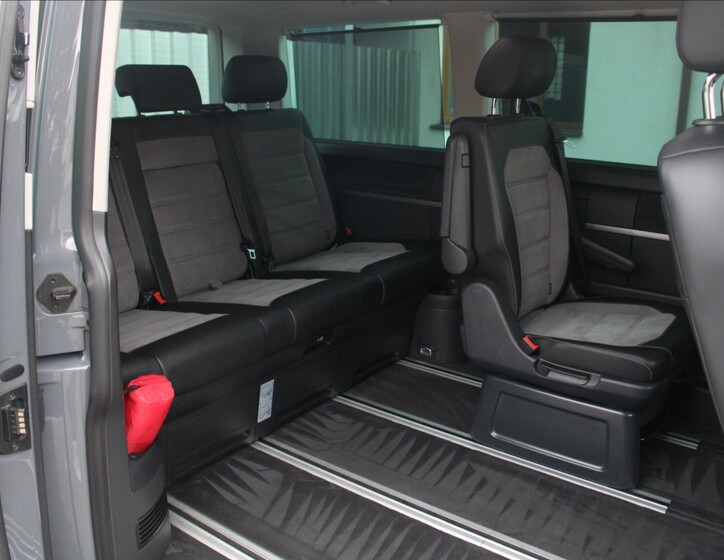 Volkswagen Multivan 6