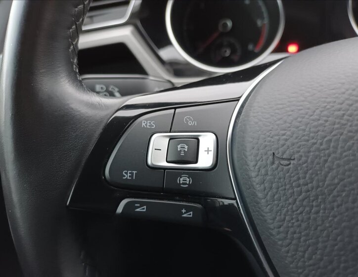 Volkswagen Touran MPV 2,0 l 110 kw