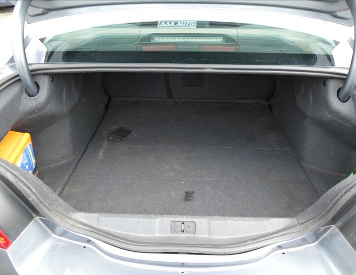 Peugeot 508 Sedan / Limuzína 1,6 l 115 kw